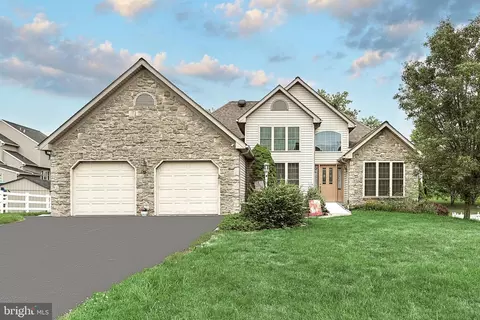 19 Parkview Dr, Seven Valleys, PA 17360