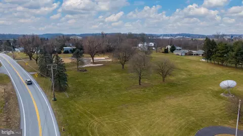 2990 Windsor Rd, Red Lion, PA 17356