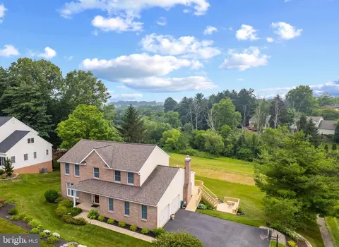 12 Mccurley Dr, New Freedom, PA 17349