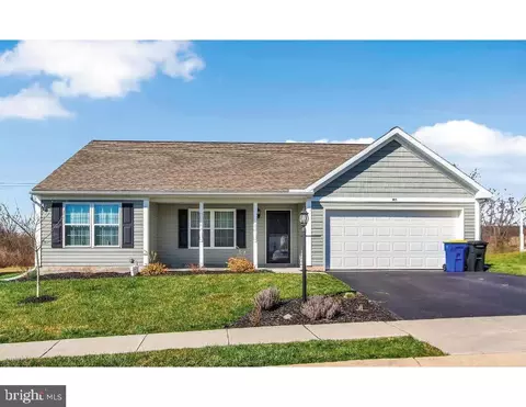 185 Stone Creek Dr, York, PA 17406