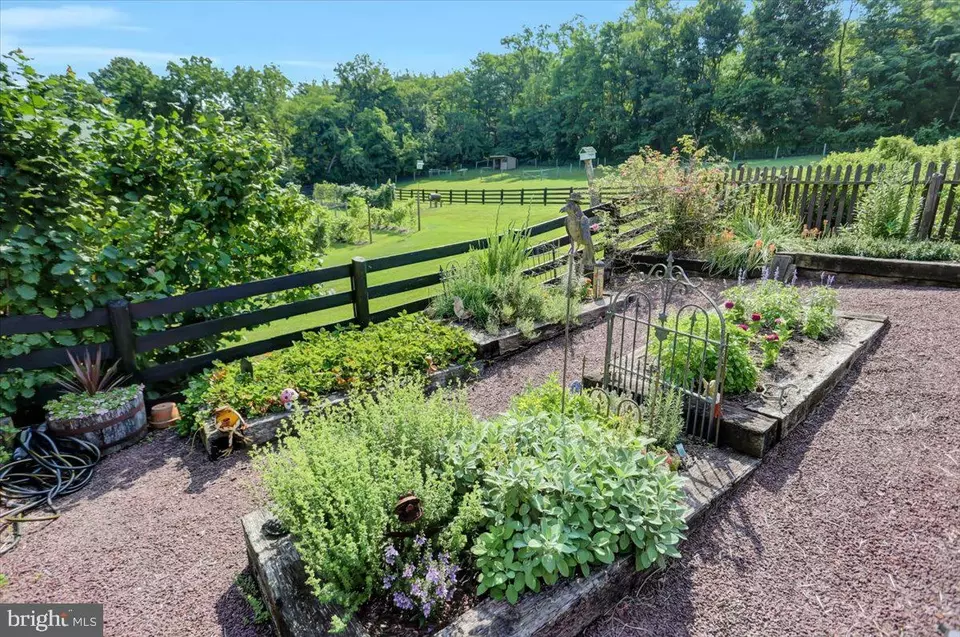  211 Barrens Church Rd, Dillsburg, PA 17019 photo 4