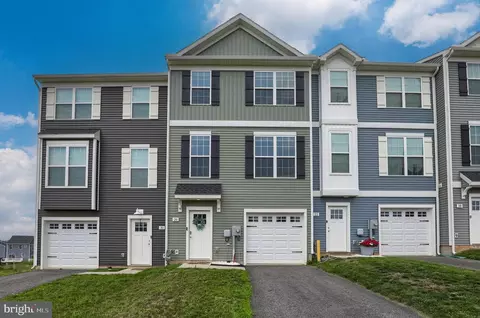 26 Hudson Blvd, Red Lion, PA 17356