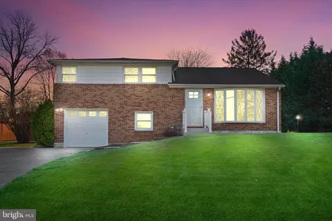 951 Haines Rd, York, PA 17402