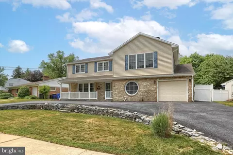106 Forest Dr, Camp Hill, PA 17011