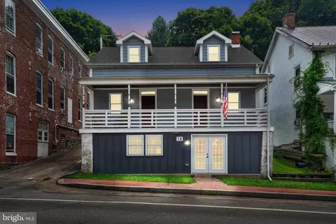 18 E Main St, Railroad, PA 17355