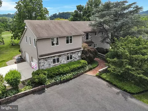 520 Rosstown Rd, Lewisberry, PA 17339