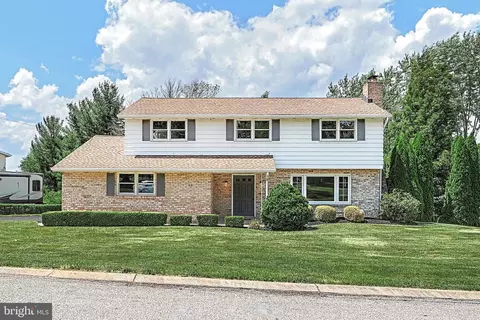 1902 Ebony Dr, York, PA 17402