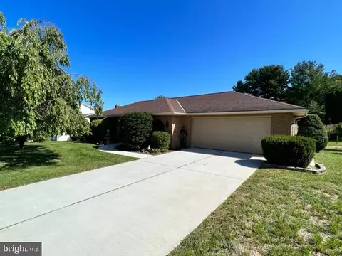 17 Friar Rd, York, PA 17408