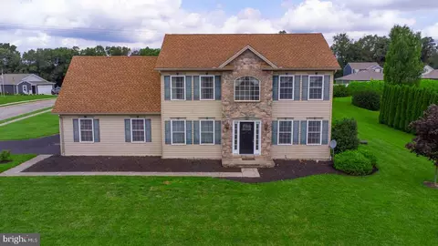 6158 Jennifer Ln, Spring Grove, PA 17362