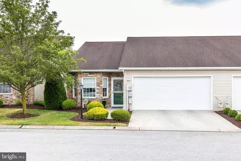 407 Parkview Ln #4, Hanover, PA 17331
