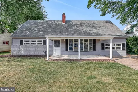 1505 Continental Rd, York, PA 17404