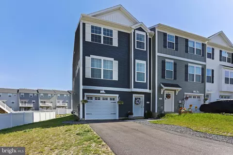 47 Coop Ln, Hanover, PA 17331