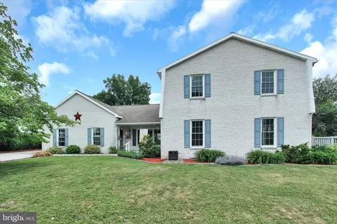 730 Ash Dr, Hanover, PA 17331