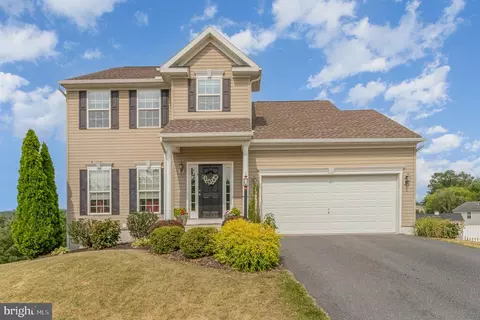 4 Wargo Ln, Dillsburg, PA 17019
