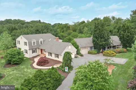 265 Valley View Dr, Hanover, PA 17331