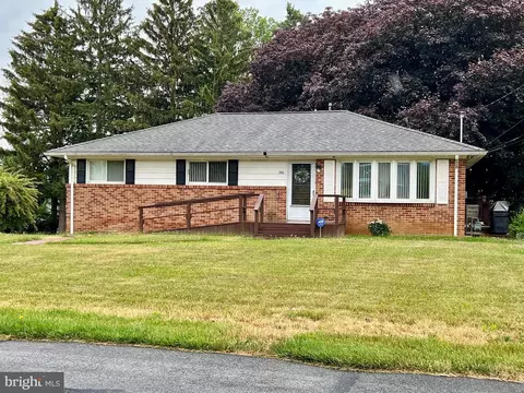 2940 Bradley Ave, Dallastown, PA 17313
