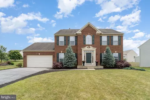 34 Saint Georgia Dr, Hanover, PA 17331