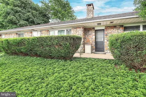 2621 Vireo Rd, York, PA 17403