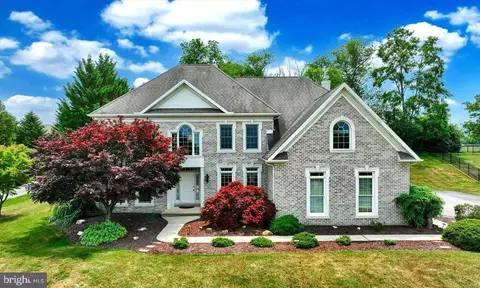 4470 Estate Dr, York, PA 17408