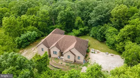 264 Pine Woods Rd, Wellsville, PA 17365