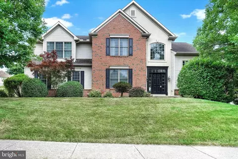2724 Woodspring Dr, York, PA 17402