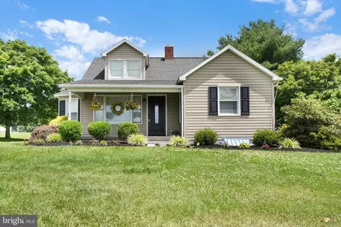 177 W Main St, Fawn Grove, PA 17321