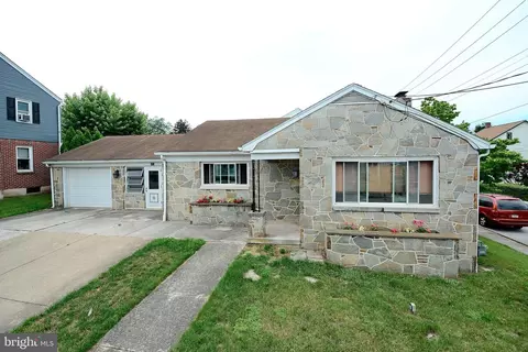 222 Pleasant St, Hanover, PA 17331