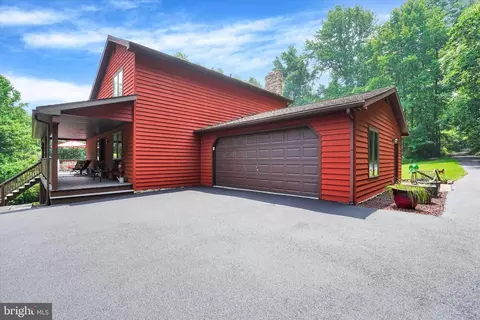 5795 Bull Rd, Dover, PA 17315