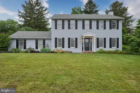 143 Fairway Dr, Dillsburg, PA 17019