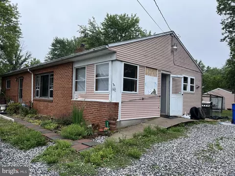 2530 Oakland Rd, Dover, PA 17315