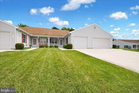 1375 Village Dr, Spring Grove, PA 17362