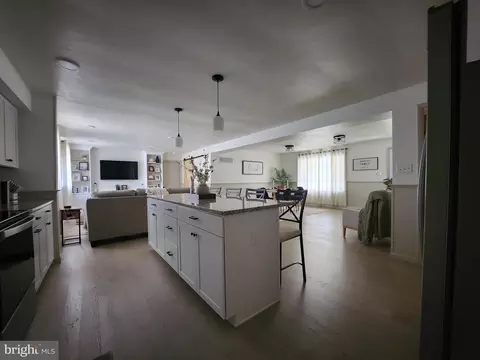 10 Skyline Dr, York, PA 17404