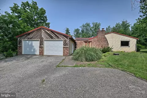 3761 Colonial Rd, Dover, PA 17315