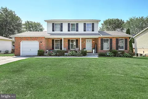 19 Garden Ln, Hanover, PA 17331