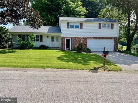 172 Vinmar Dr, York, PA 17402