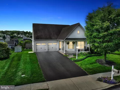 931 Kavanagh Cir, Red Lion, PA 17356