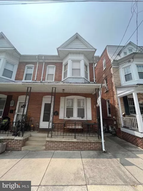 64 N Water St, Spring Grove, PA 17362