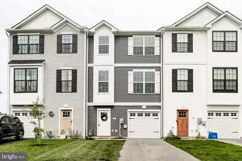 46 Brookside Ave, Hanover, PA 17331