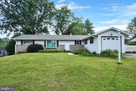 2881 Anita Dr, Dover, PA 17315