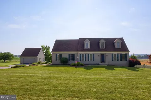 96 Burgs Ln, York, PA 17406