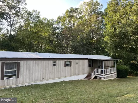 3046 Melvin Ln, Glen Rock, PA 17327