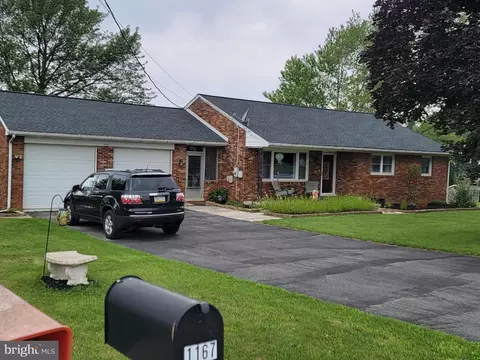 1167 Bair Rd, Hanover, PA 17331