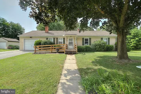 96 Homewood Dr, York, PA 17403