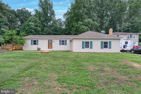 7118 Reynolds Mill Rd, Seven Valleys, PA 17360