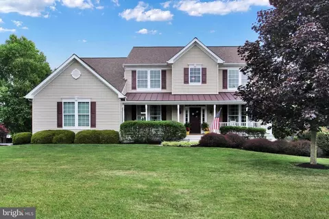 40 Sydney Dr, Hanover, PA 17331