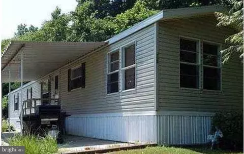 40 Conewago Creek Rd, Manchester, PA 17345