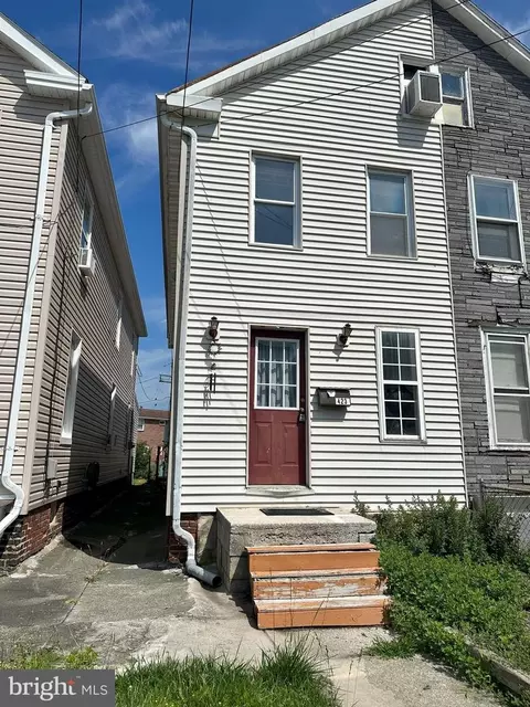423 Pine St, Hanover, PA 17331