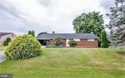 1000 Alvin St, Hanover, PA 17331