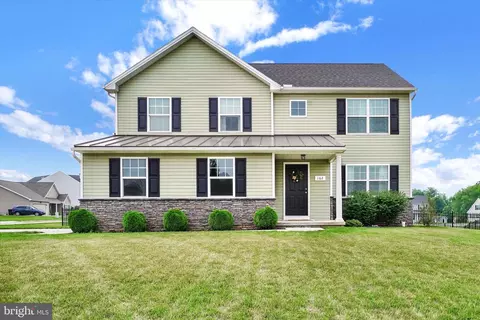 162 Farm Lane Cir, York, PA 17408