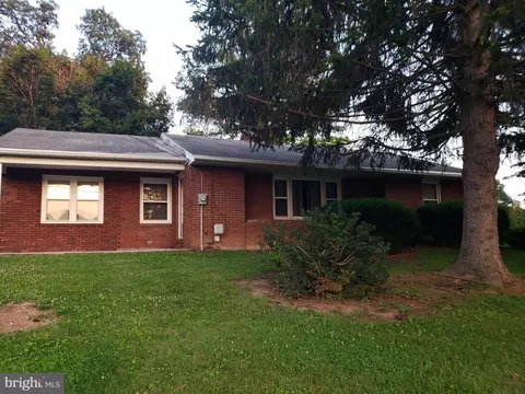 2320 Emig Mill Rd, Dover, PA 17315